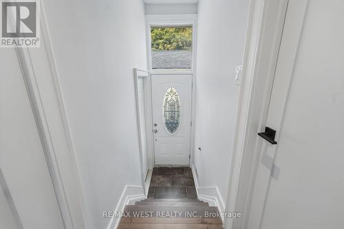 56 Seaton Drive, Aurora, ON 