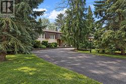 130 TAVISTOCK SQUARE Oakville, ON L6K 2V2