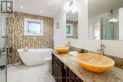 130 Tavistock Square, Oakville, ON 