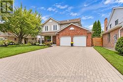 5 THORN PLACE St. Catharines (Grapeview), ON L2S 3S1