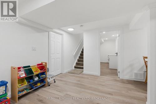 5 Thorn Place, St. Catharines (Grapeview), ON 