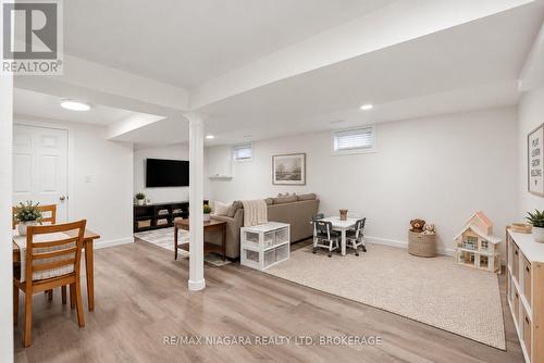 Virtually Staged - 5 Thorn Place, St. Catharines (Grapeview), ON 