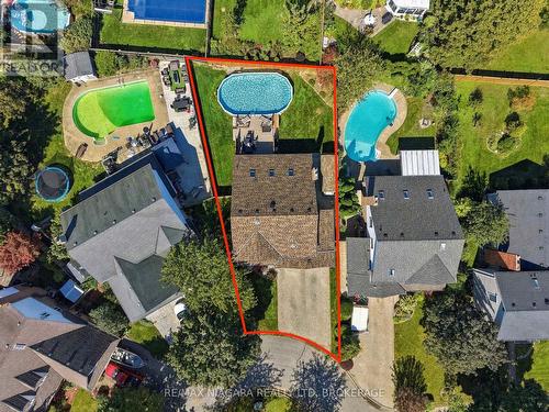 5 Thorn Place, St. Catharines (Grapeview), ON 