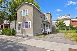 321 SAVARD AVENUE Ottawa, ON K1L 7S1