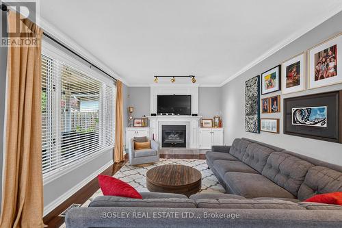 Gas fireplace - 28 Arbour Glen Drive, St. Catharines (Grapeview), ON 
