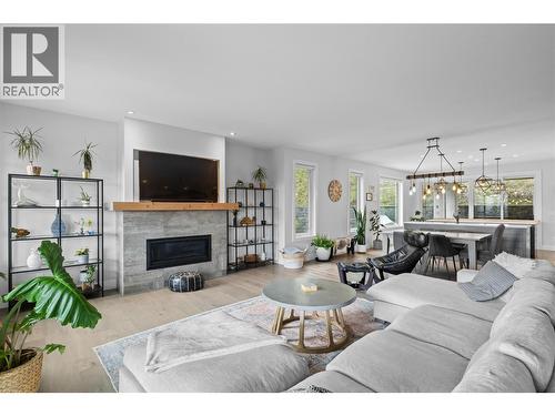 876 Boynton Place, Kelowna, BC 