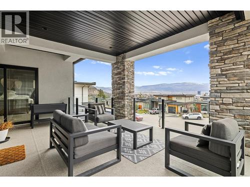 876 Boynton Place, Kelowna, BC 