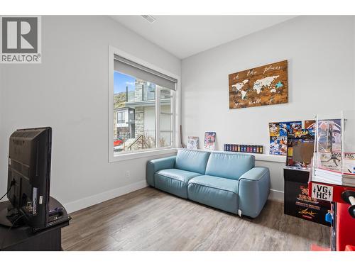 876 Boynton Place, Kelowna, BC 