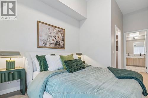 702 - 10 Graphophone Grove, Toronto, ON 