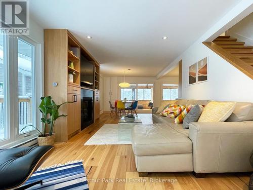 1002 Chippawa Avenue, Gravenhurst (Muskoka (S)), ON 
