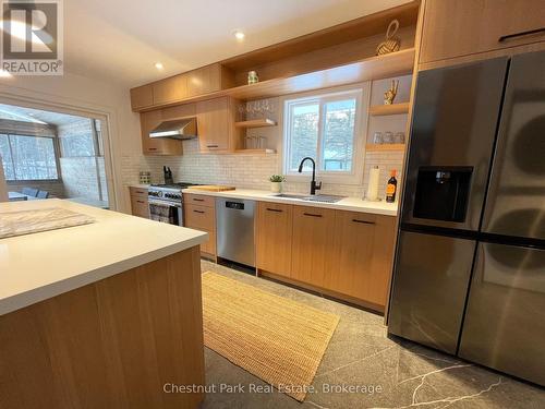1002 Chippawa Avenue, Gravenhurst (Muskoka (S)), ON 