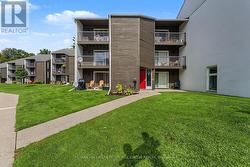 215 - 1102 HORSESHOE VALLEY ROAD W Oro-Medonte, ON L4M 4Y8