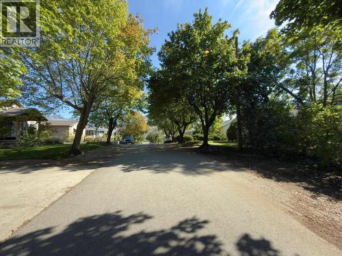 875 Tilton Avenue, Oliver, BC 