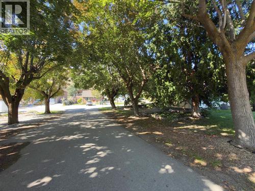 875 Tilton Avenue, Oliver, BC 