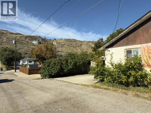 875 Tilton Avenue, Oliver, BC 