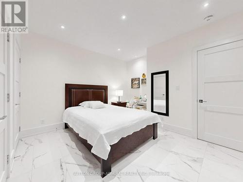 18 Dunsmore Gardens, Toronto, ON 