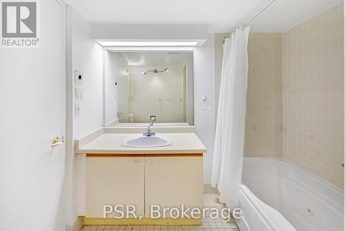 Main Bathroom - 510 - 65 Scadding Avenue, Toronto, ON 
