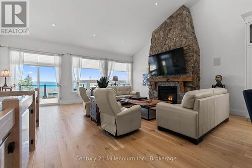 Great Room With Panoramic Bay Views - 549 Punkinseed Lane, Georgian Bluffs, ON 