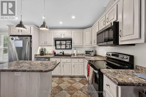 24 Kellestine Drive, Strathroy-Caradoc (Sw), ON 
