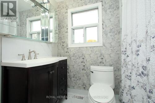 Primary Bedroom ensuite - 4 Brantwood Drive, Toronto, ON 