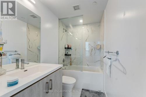 Primary Bathroom - 1120 - 10 Honeycrisp Crescent, Vaughan, ON 