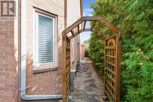 26 Albery Crescent, Aurora, ON 
