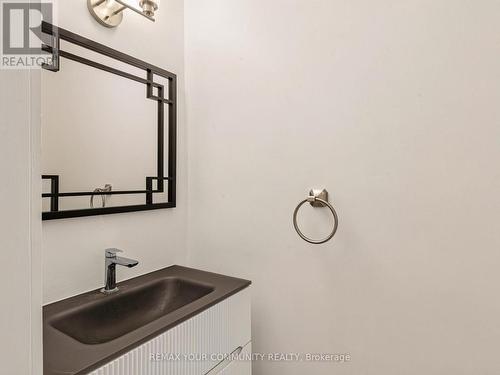 75 St. Andrews Court, Aurora, ON 