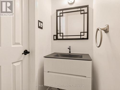 75 St. Andrews Court, Aurora, ON 