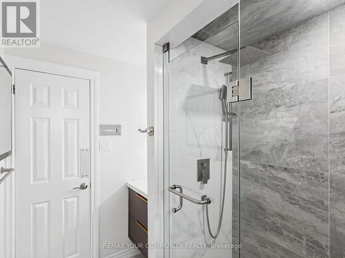 75 St. Andrews Court, Aurora, ON 
