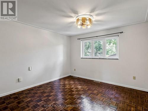 75 St. Andrews Court, Aurora, ON 