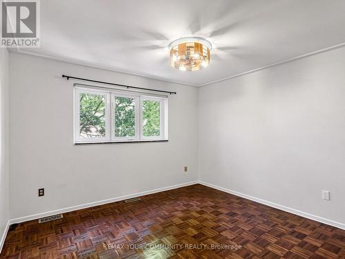 75 St. Andrews Court, Aurora, ON 
