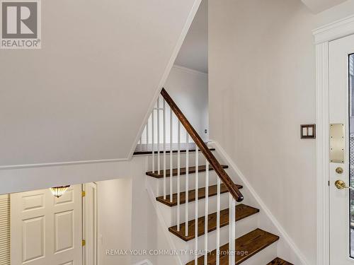 75 St. Andrews Court, Aurora, ON 