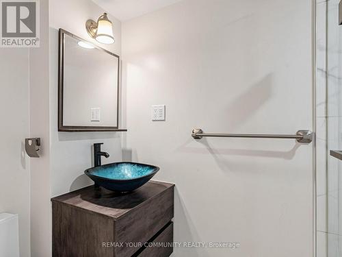 75 St. Andrews Court, Aurora, ON 