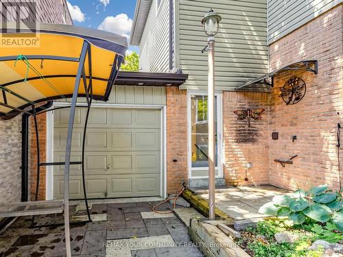 75 St. Andrews Court, Aurora, ON 