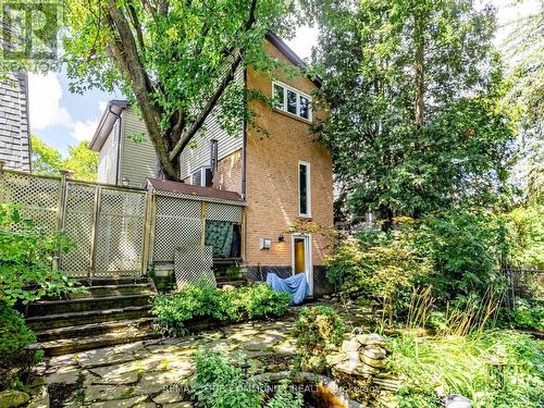 75 St. Andrews Court, Aurora, ON 