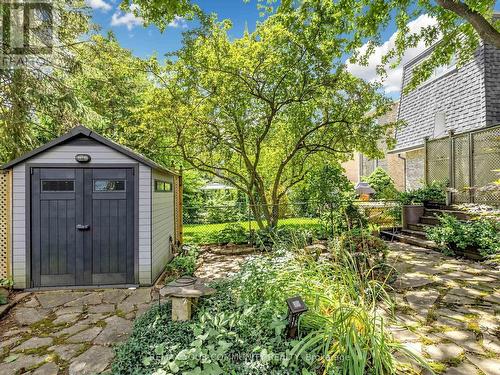 75 St. Andrews Court, Aurora, ON 