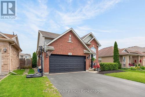 Double car garage. - 126 Westland Street, St. Catharines (Rykert/Vansickle), ON 