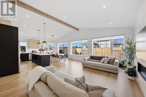 17 Sheldabren Street, North Middlesex (Ailsa Craig), ON 