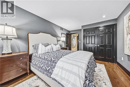 581 Holly Hill Crescent, Burlington, ON 