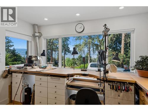 5147 Lakeshore Road, Kelowna, BC 