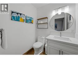 Half bath ensuite - 