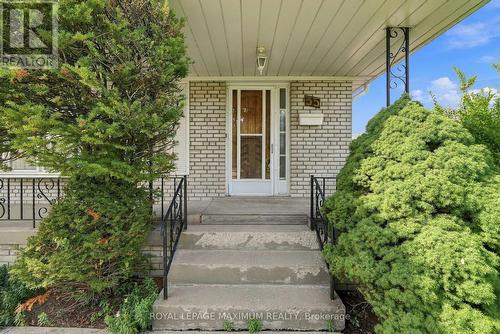 35 Norfield Crescent, Toronto, ON 