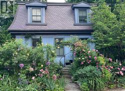 43 BURNET STREET Oakville, ON L6K 1B6