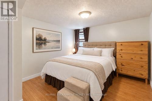 253 Eaglewood Boulevard, Mississauga, ON 