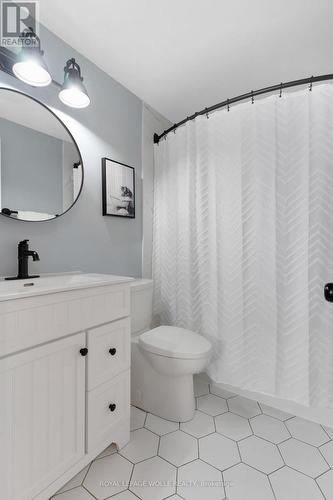 B - 477 Kingscourt Drive, Waterloo, ON 