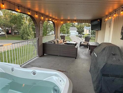 210 Wells Street, Killarney, MB 