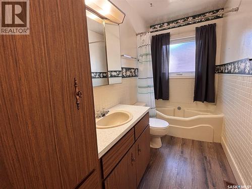 418 4Th Avenue W, Kindersley, SK 