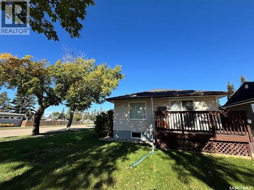 418 4Th Avenue W, Kindersley, SK 