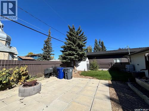 418 4Th Avenue W, Kindersley, SK 
