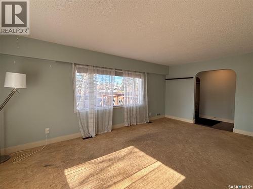 418 4Th Avenue W, Kindersley, SK 